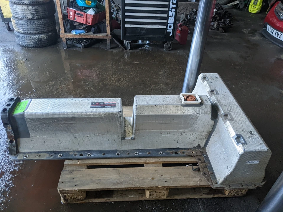 Vauxhall Ampera Mk1 Hatch 5dr 2012-2015 1.4 High Voltage Battery 22900855 - Image 2 of 4