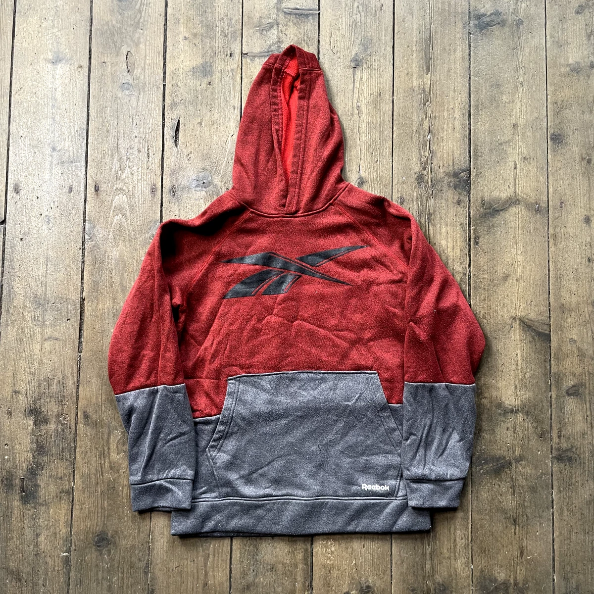 Reebok classic 2024 hoodie red