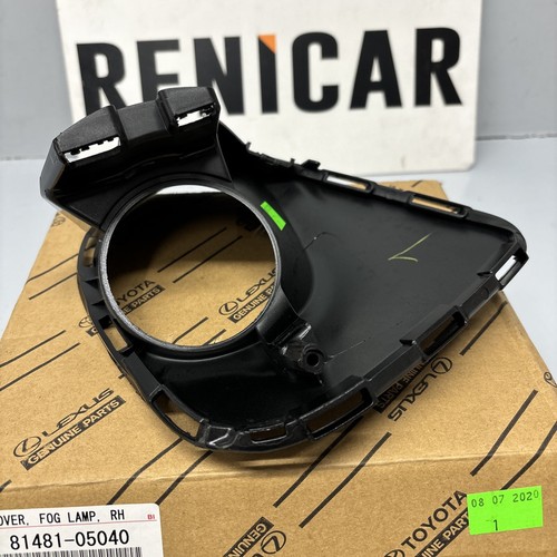Toyota Avensis 2015-19 Right O/S Front Fog Lamp Surround Black. OE 81481-05040 - Picture 19 of 22