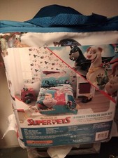 League of Superpets 4-Piece Toddler Bed Set Quilt, Pillowcase, Flat Fitted Sheet