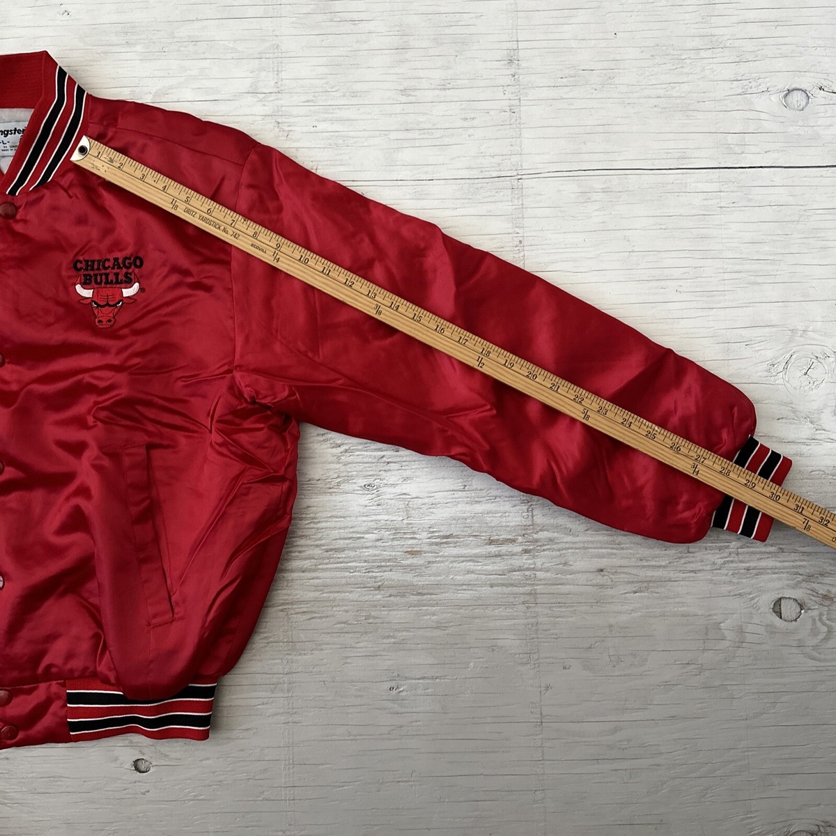 Vintage Chicago Bulls satin Swingster jacket With Spell Out
