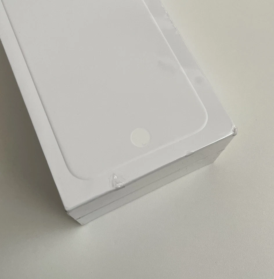 New Sealed Old Stock Apple iPhone 6 Plus 128gb Rare Collectors iOS 8.0 - Image 3 of 4