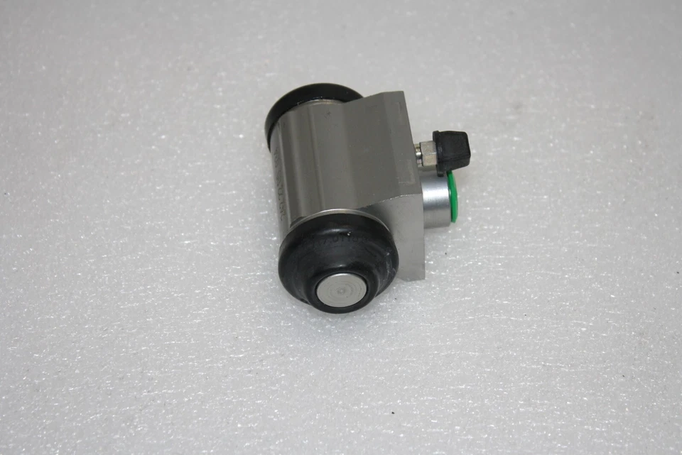 NEW GENUINE CUPRA BORN K11 Rear Wheel Cylinder Brake 1EA611053E - Image 3 of 4