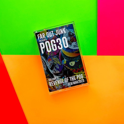 POG ZINE - POG30 Volume 1 - 10 modern pogs, stickers & more! - Picture 2 of 5