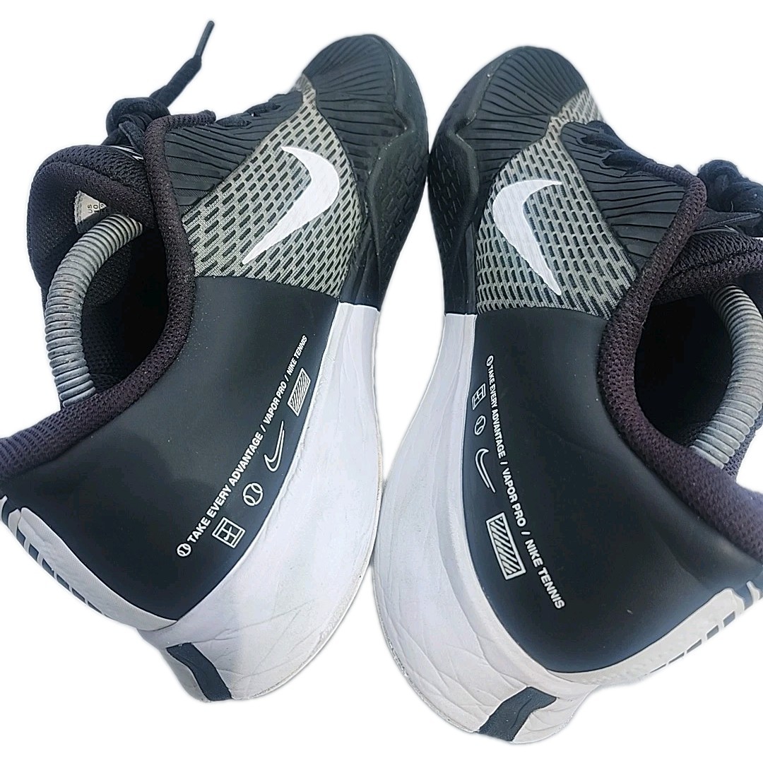 NikeCourt Air Zoom Vapor Pro 2 tennis shoes in a white and black Size 9.5 Men Nike Court Air Zoom Vapor Pro 2 Tennis Shoes  main image 2