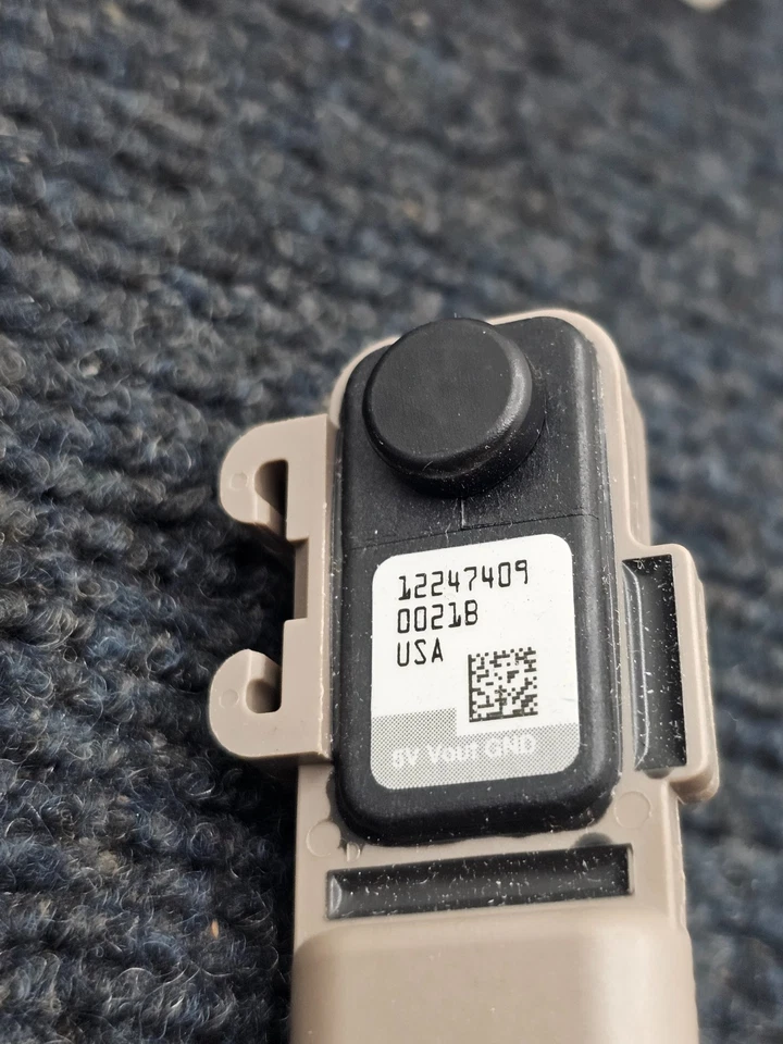 Sensor de presión del tanque de combustible GM 12247409 para Chevrolet Silverado 1500 2008 Foto 4 de 4