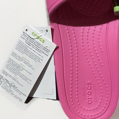 New Crocs Hot Pink Classic Slides Sandals Women’s Size 7 Beach Pool Shoes NWT - Picture 3 of 5