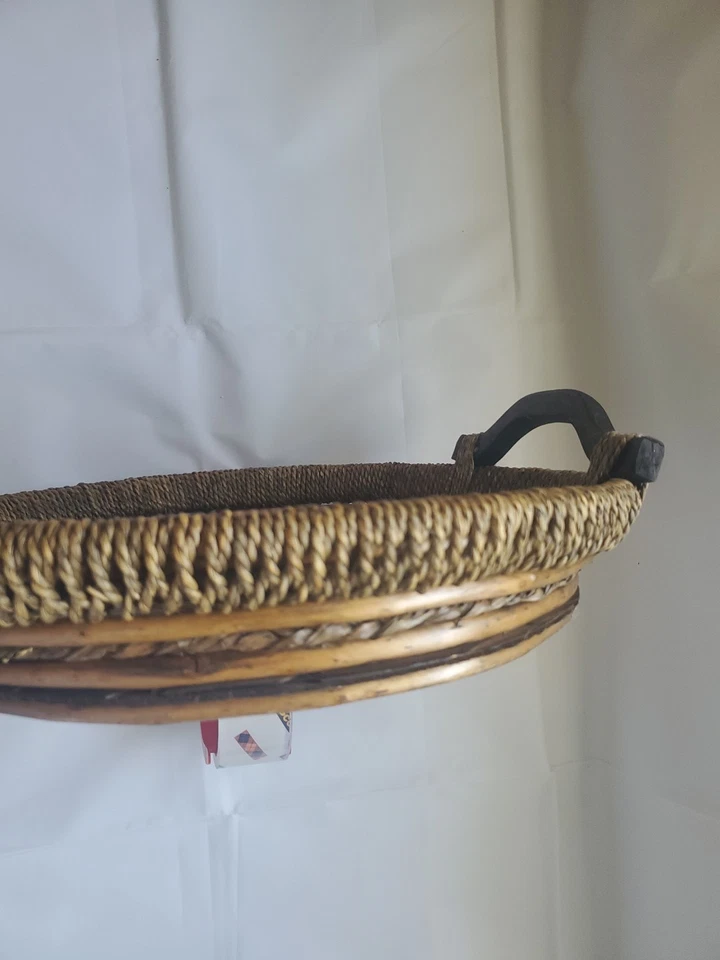 Bandeja para servir de ratán Foto 3 de 4