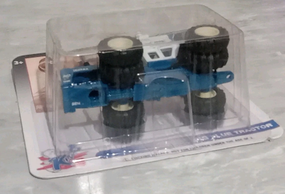Rare 1/64 Kinze #640 Big Blue 4WD Tractor, 2014 SpecCast Diecast #GPR 1330 - Image 2 of 4