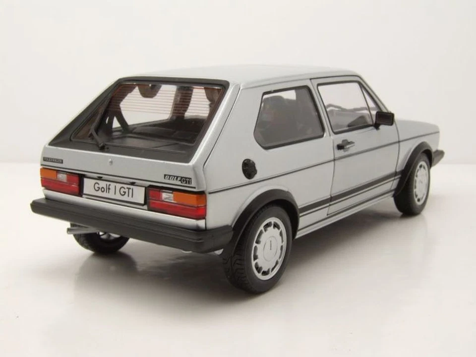 VW Golf 1 GTI Pirelli 1982 Argento Modellino 1:18 Welly - Immagine 2 di 4