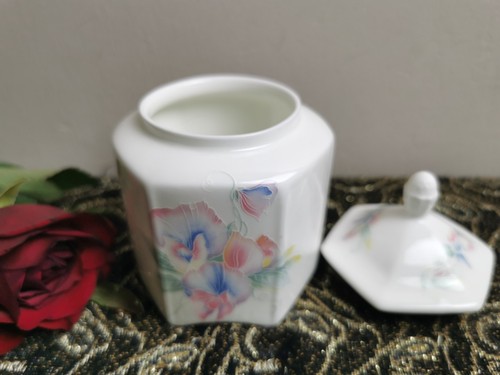 Aynsley Bone China Little Sweetheart Small Storage Jar & Lid 10cm - Picture 2 of 5