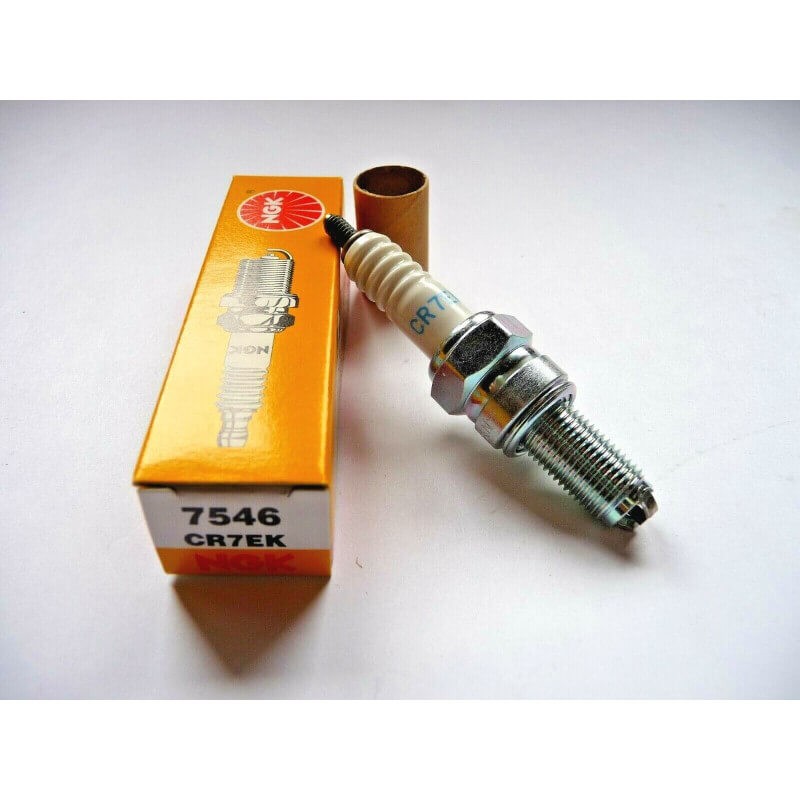 NGK Spark Plug 7546 CR7EK
