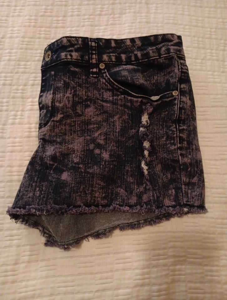 Pantalones cortos de mezclilla para mujer talla 13 lavados con ácido desgastados Foto 4 de 4