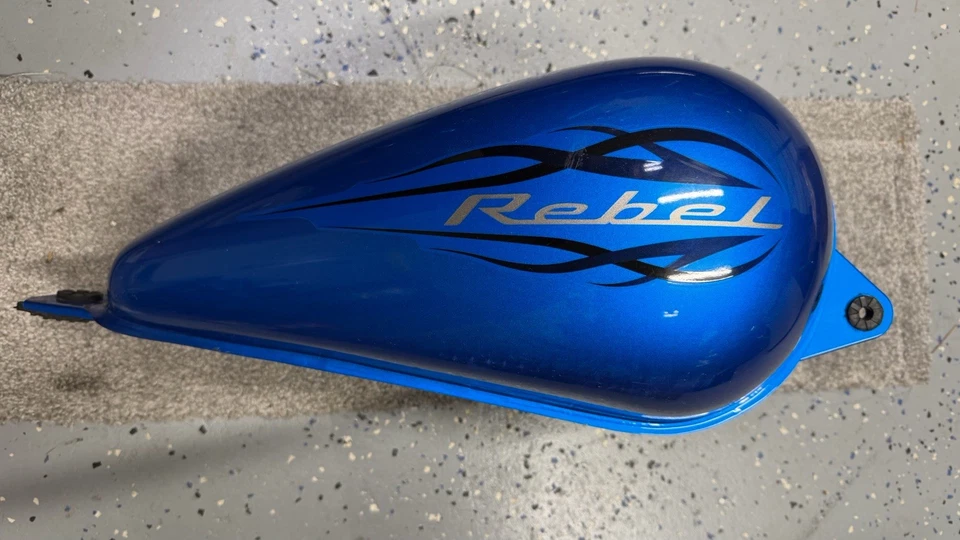 **MIRA** HONDA REBEL 250 CMX 250 2009 OEM FÁBRICA TANQUE DE COMBUSTIBLE 17520-KEN-B30ZA Foto 2 de 4