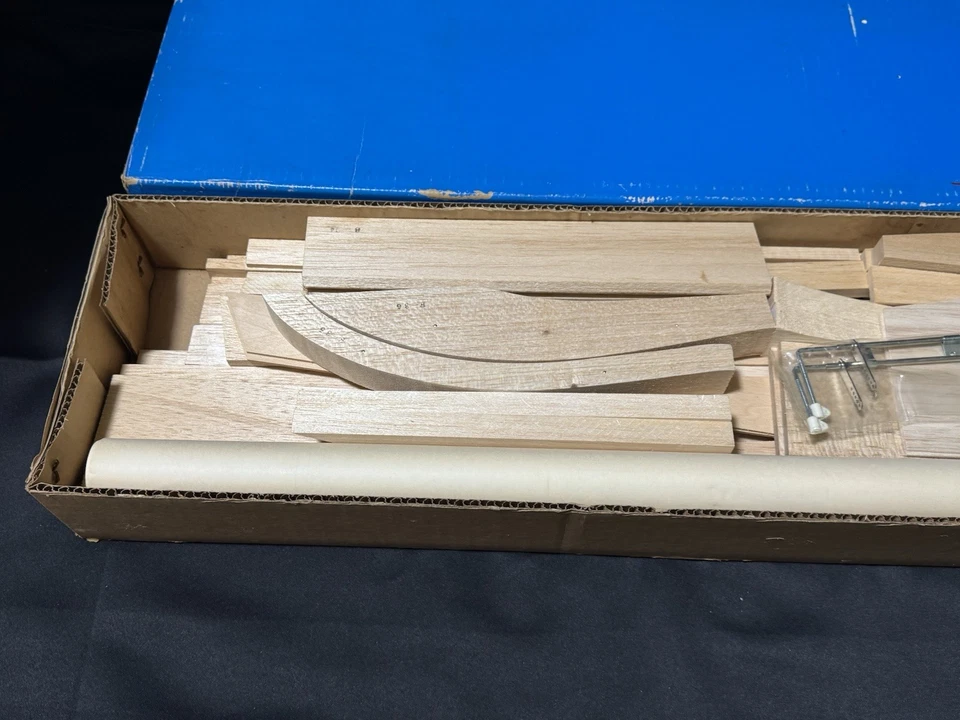 Vintage Rare FUTABA MODEL Pattern Balsa kit DEBONAIR ORCINUS 60  Made in Japan - Image 3 of 4