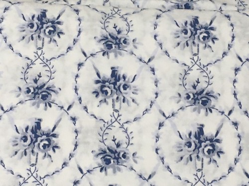Cabbages and Roses London King Sheet Set - Julia Blue - Picture 3 of 3