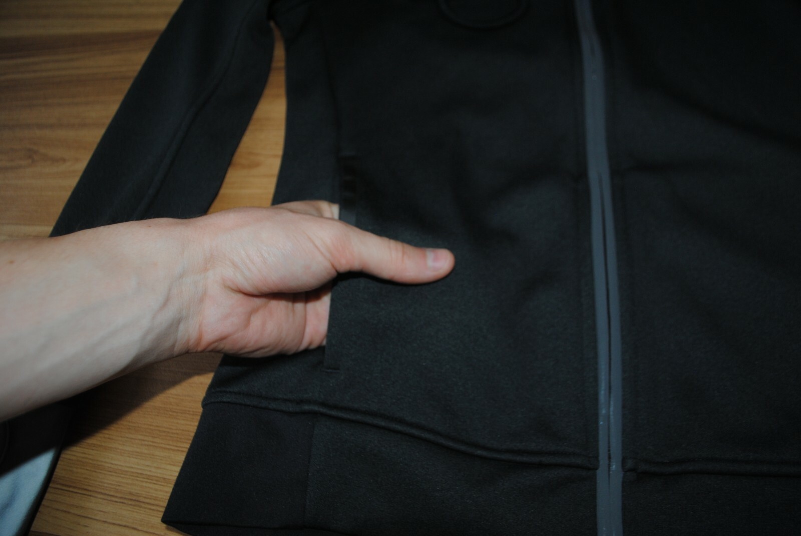 ADIDAS BLACK GRID PATTERN REFLECTIVE RUNNING JACK… - image 4