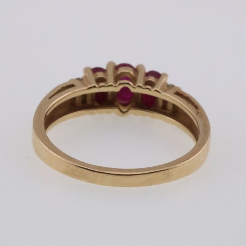 Three Stone Ruby & Diamond Estate Ring Size 7 14k Yellow Gold 3.4g - Picture 4 of 6