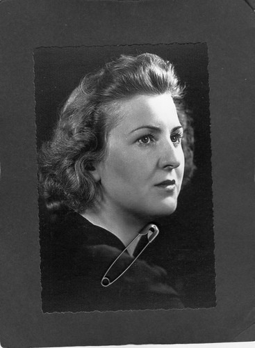 JD-22) Foto Obersalzberg Eva Braun .