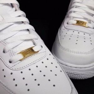 NEW AIR FORCE 1 laces with GOLD BADGE 