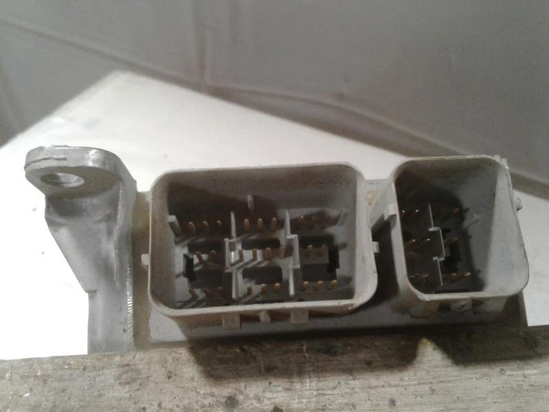 Chasis módulo ECM delantero compatible con 99-02 Lincoln Continental 627754 Foto 2 de 3