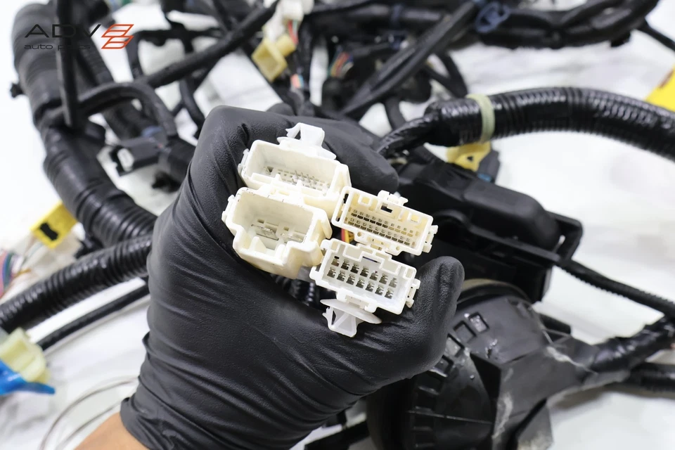 2019 HONDA RIDGELINE 3,5 Л МОТОРНЫЙ ОТСЕК ЛЕВЫЙ ЖГУТ ПРОВОДОВ С КОРОБКОЙ ПРЕДОХРАНИТЕЛЕЙ OEM - Изображение 4 из 4