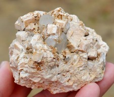 Ortoclasio & Quarzo 306 Grammi Naturale Baveno Piemonte Italia