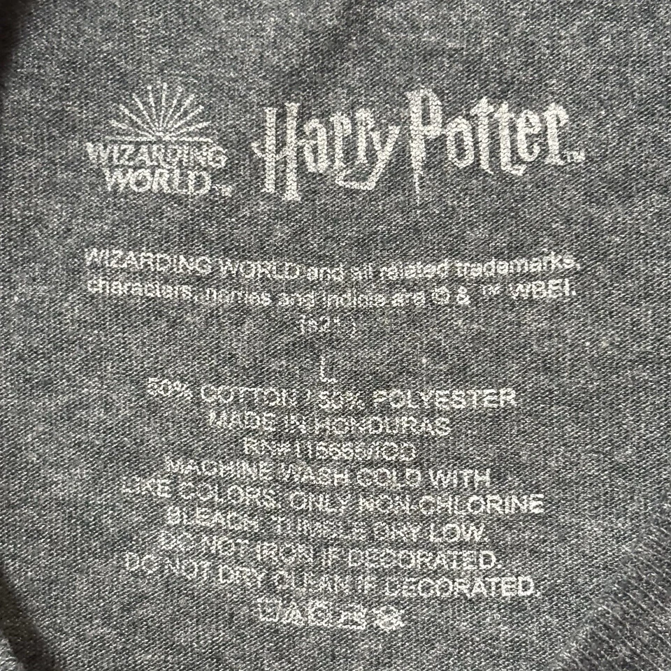 Camiseta Harry Potter Wizarding World Hogwarts Sonserina Crest cinza verde grande - Imagem 3 de 4