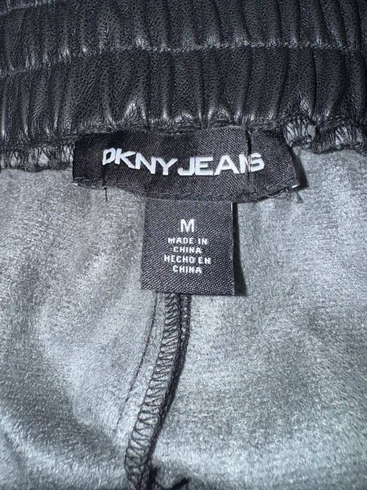 DKNY JEANS Feminino Couro Sintético Elástico Cintura 2 Bolsos Jogger (Preto, Médio) - Imagem 3 de 4