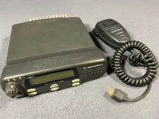 Motorola AAM25KKD9AA2AN Mobile Radio With Microphone