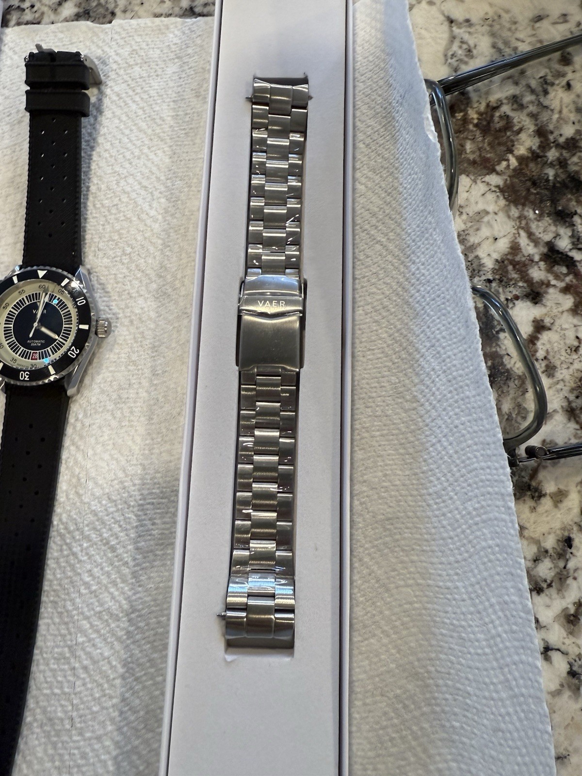 Vaer Automatic Dive Watch - Excellent Includes Un… - image 5