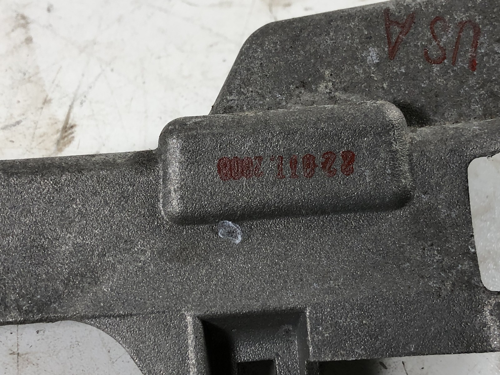 03-13 Maserati Quattroporte M139 Rear Left Door Handle Holder Bracket 15059 OEM