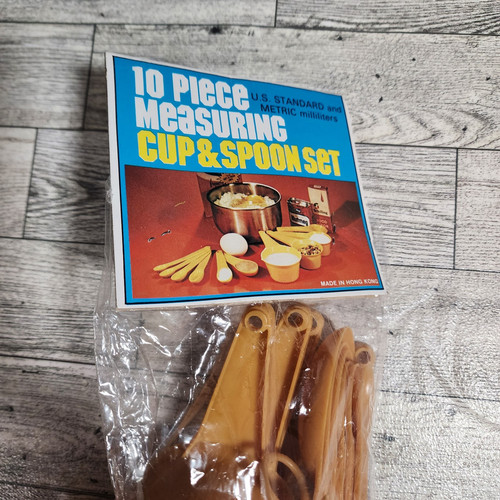 10 Piece Orange/Yellow Plastic Measuring Cup/ Spoon Set NIP Gen X Kids Hong Kong - Picture 5 of 5