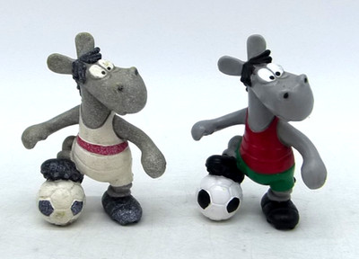Bullyland Pferdle Figur als Fussballer Werbefigur ca. 7,5 cm Äffle & Pferdle