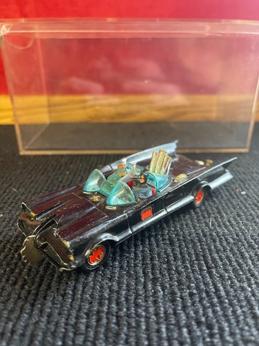 Corgi Batmobile 267 with Batman & Robin - Picture 6 of 6