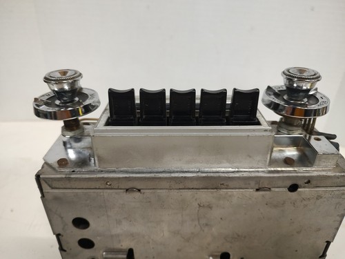 1965 Oldsmobile F85 AM Pushbutton Radio With Knobs And Rear Fader - Bild 14 von 15