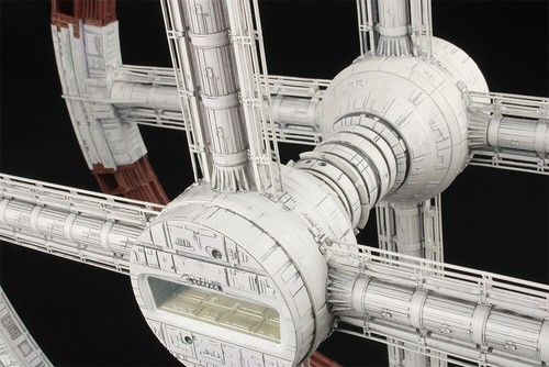 2001: A Space Odyssey Space Station V "Space Wheel" 1/2600 Modelo Kit 184MB206 - Imagen 13 de 24