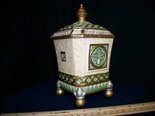 Fritz & Floyd Georgian footed jar with lid