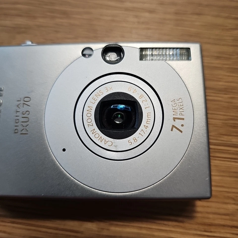 Digitalkamera Canon IXUS 70 Silber Getestet Leichte Kratzer Linse Schließt Nicht - Bild 4 von 4