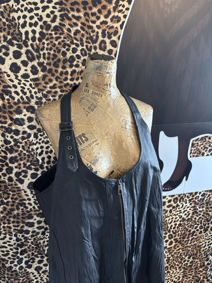 XCVI Upstage Cuero Perforado Moto Chaleco Sin Mangas Espalda Corredora Para Mujer 2X Motociclista Foto 2 de 4