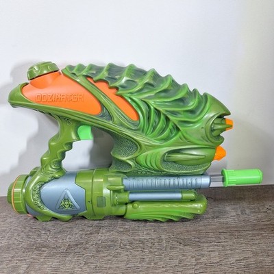Hasbro OOZINATOR Super Soaker Toy Water Gun 2005 Alien Xenomorph Blaster Read