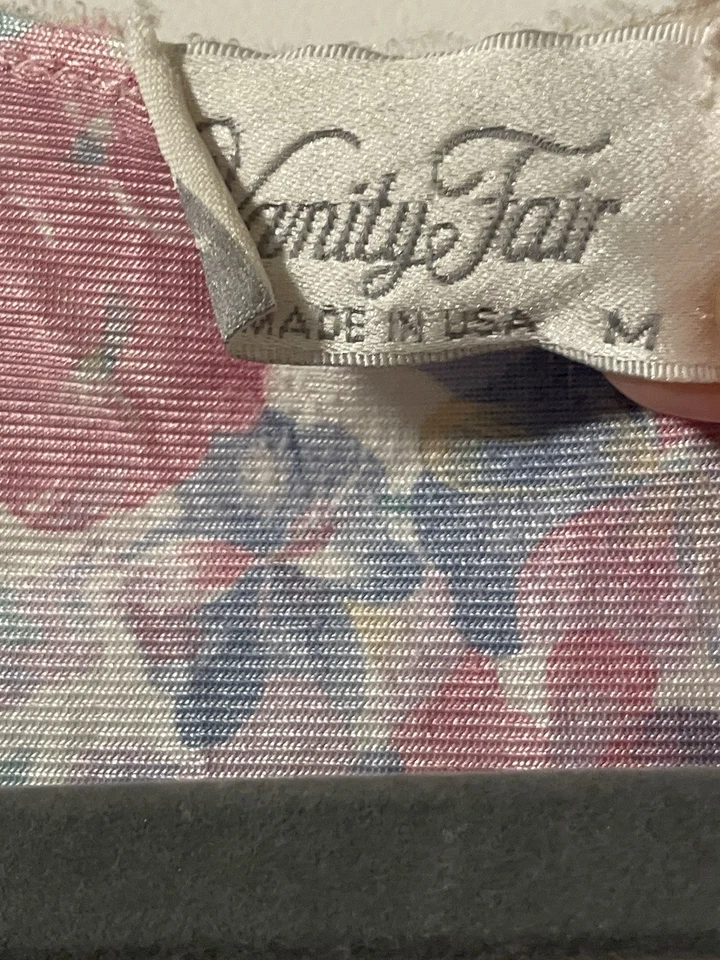 Vintage Vanity Fair Pink Purple Pansy Nylon Pajama Set Size Medium Short Sleeve - Image 3 of 4