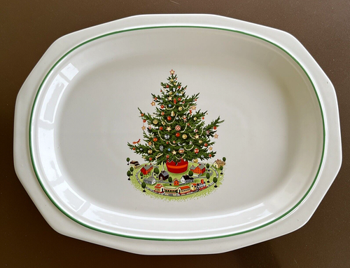 Pfaltzgraff Christmas Heritage Large Oval Platter, 14" Wide, Excellent Condition - Picture 5 of 10