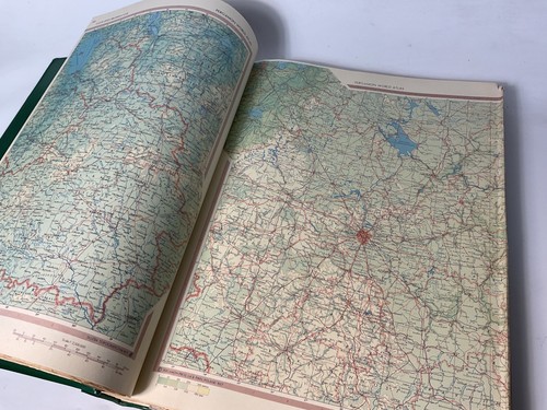 Pergamon World Atlas 1968 Large Format Green Cover Vintage Maps - Picture 18 of 23