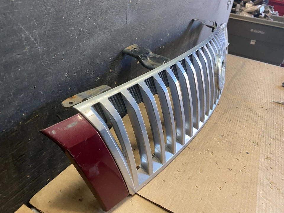 Parrilla superior delantera Mercury Montego 2005 2006 2007 OEM R2263 DG Foto 3 de 4