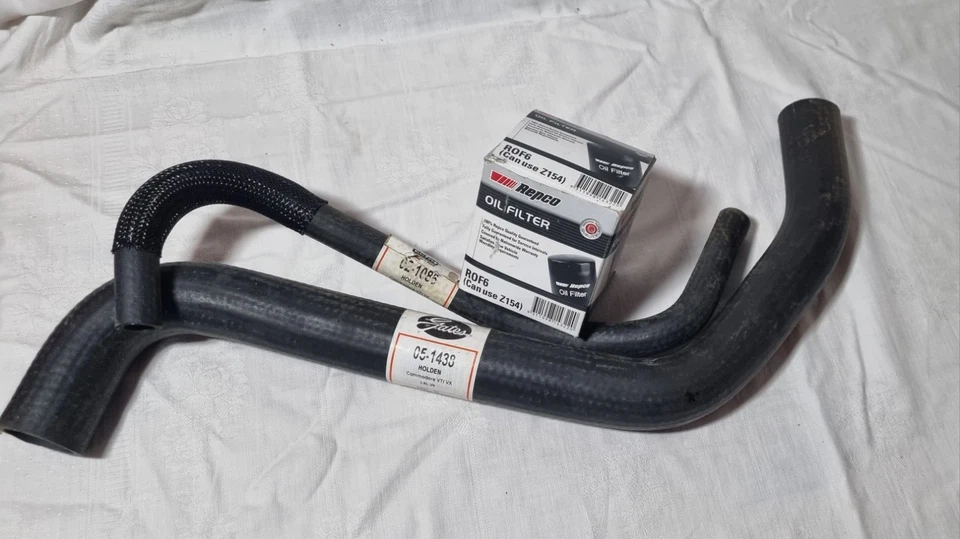 Holden Commodore Gates VT VX Radiator Hose Oil Filter Pack - image 2 of 4