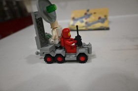 Vintage Classic Space Lego 462 Mobile Rocket Launcher