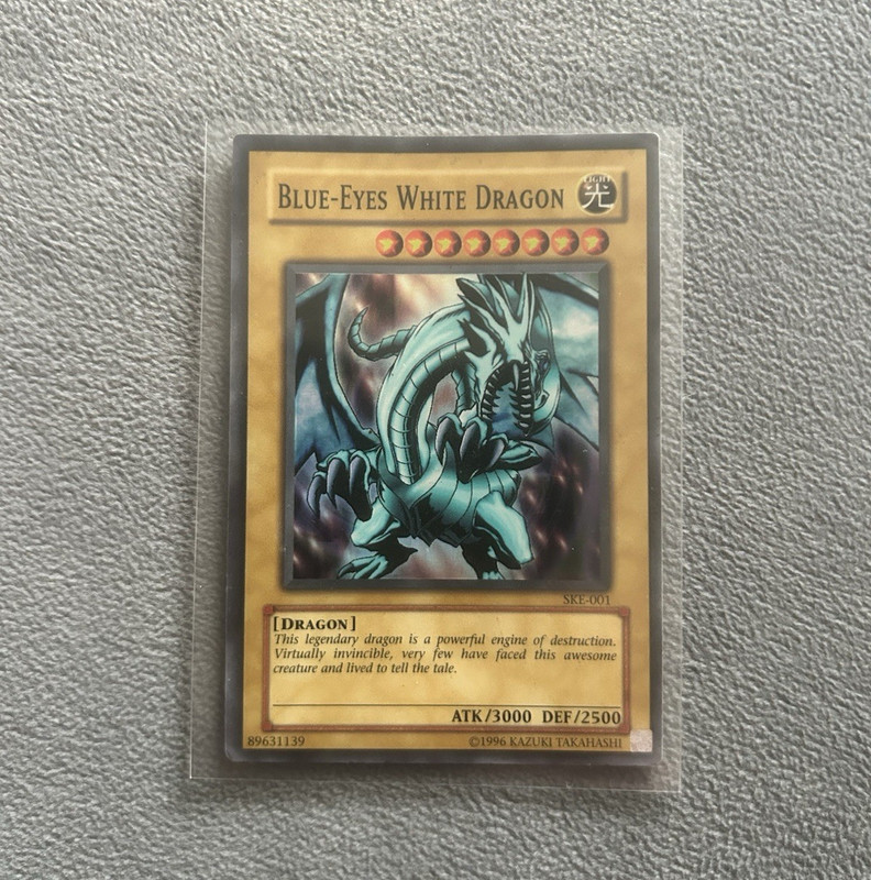 Yu-Gi-Oh! KONAMI Blue-Eyes White Dragon SKE-001 Super Rare English Unlimited