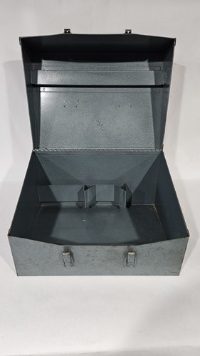 Sierra eléctrica portátil Black & Decker 1957 de colección con caja de metal, papeleo y hojas - Imagen 8 de 24
