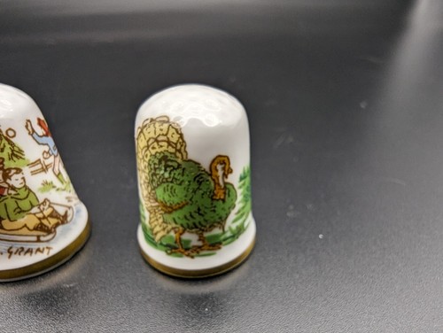 Vintage Caverswall England Thimble Thanksgiving and Christmas 1979 Lot of 2 - Picture 4 of 10